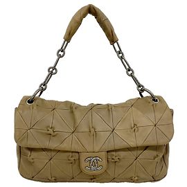 Chanel Schultertasche aus braunem Lammleder