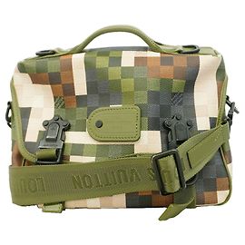 Bolso de hombro Louis Vuitton Damouflage LV Trail