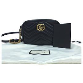 Gucci Bolsa Tiracolo Mini Camera GG Marmont Matelassé