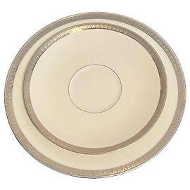 Autre Marque Lot de 16 assiettes Bernardaud en porcelaine avec bordure platine