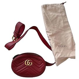 Gucci Marmont Bolso Cintura de Cuero Matelassé Rojo