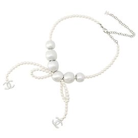 Collana di perle finte Chanel