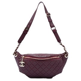 Bolsa de Cintura Chanel em couro de bezerro acolchoado vermelho
