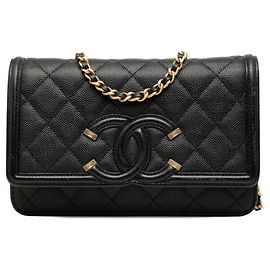 Borsa a tracolla Chanel in pelle caviar nera