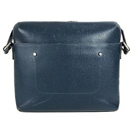 Louis Vuitton Taiga Grigori Messenger PM Tasche