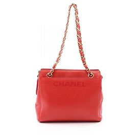 Chanel Schultertasche aus rotem genarbtem Kalbsleder