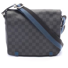 Borsa a tracolla Louis Vuitton District PM NM Damier Graphite