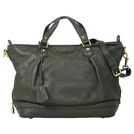 Louis Vuitton Stellar Mahina Leather PM