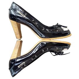 Zapatos de salón Chanel de charol