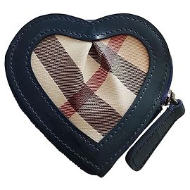 Monedero Burberry Heart estampado Haymarket