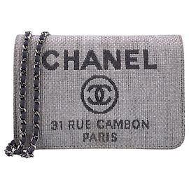 Chanel Bolsa transversal Deauville Wallet On Chain em tecido cinza