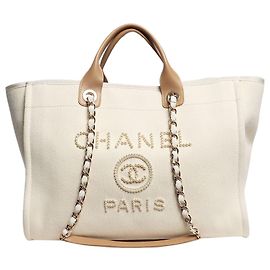 Chanel Borsa tote in tela impreziosita da perle Deauville 2019 Cream