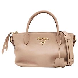 Prada 2-Wege-Tasche aus neutralem Vitello Daino Leder