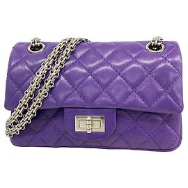 Chanel Schultertasche aus violettem Lammleder