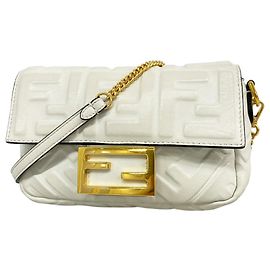 Bolsa de ombro bucket Fendi em couro branco