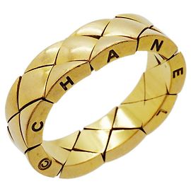 Anello a fascia Chanel Matelassé in oro giallo 18K