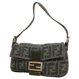 Fendi Zucca Mamma Bucket Handtasche aus Wolle