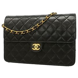 Chanel Matelassé Schultertasche mit Kette