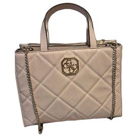 Bolso Guess de piel charol rosa monograma