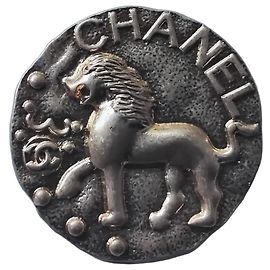 Broche médaillon Lion Chanel Printemps 1994 (94P)