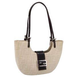 FENDI Zucca Canvas Mamma Baguette Schultertasche Beige Silver Auth 203140V