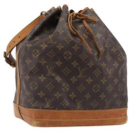 LOUIS VUITTON Bolsa de Ombro Monogram Noe M42224 LV Auth 202266A