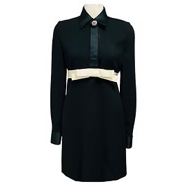 Giambattista Valli Black / Ivory Langärmeliges Kreppkleid mit Satin-Schleife an der Taille und kristallbesetztem Knopf