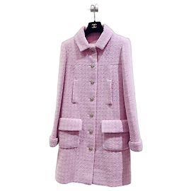 Abrigo Chanel Snow de lana rosa