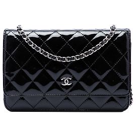 Borsa a tracolla Chanel CC matelassé in vernice nera Wallet On Chain
