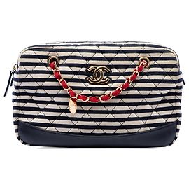 Bolso cámara Coco Sailor Chanel de jersey acolchado y piel de cordero negra