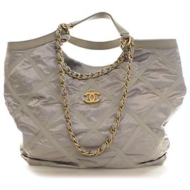 Borsa Shopping Satchel Chanel in Nylon Matelassé e Grosgrain Grigia
