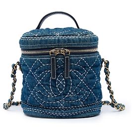 Estojo de Maquilhagem Chanel CC em Denim Matelassado Azul com Bolsa Satchel de Corrente