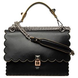 Fendi Medium Kan I Satchel aus festoniertem Leder in Schwarz