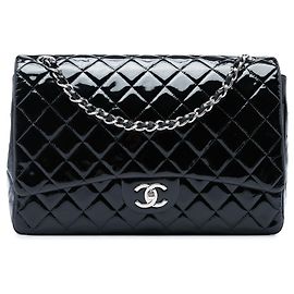 Chanel Maxi Classic Double Flap Schultertasche aus Lackleder in Schwarz