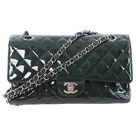 Sac à épaule Chanel Classic Matelasse 25 en cuir verni à double rabat et double chaîne, Vert A01112