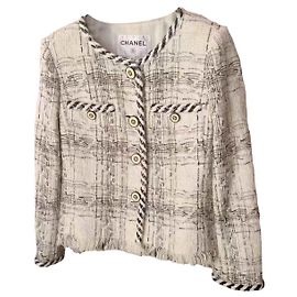 Casacos Chanel La Petite Veste Noire