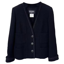 Chaquetas Chanel La Petite Veste Noire