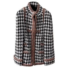 Chanel La Petite Veste Noire Jacken