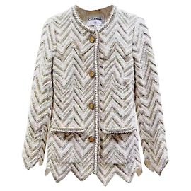 Chaquetas Chanel La Petite Veste Noire