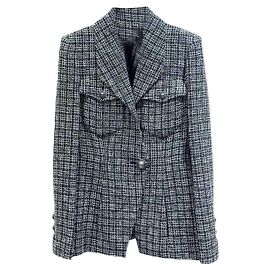 Chanel La Petite Veste Noire Jacken