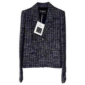 Chaquetas Chanel La Petite Veste Noire