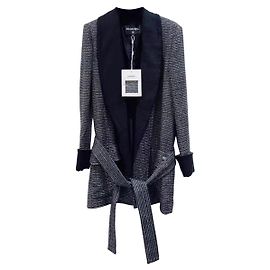 Chaquetas Chanel La Petite Veste Noire