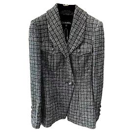 Casacos Chanel La Petite Veste Noire