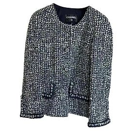 Chaquetas Chanel La Petite Veste Noire