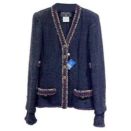 Casacos Chanel La Petite Veste Noire