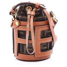 Fendi Nano Step Out Beuteltasche