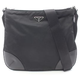 Bolsa de Ombro Prada Triangle Logo