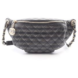Borsa a mano Chanel Matelassé in pelle nera