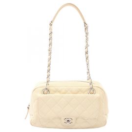 Borsa a tracolla Chanel Matelassé Ivory