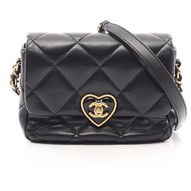 Chanel Matelassé Heart Lock Schultertasche
